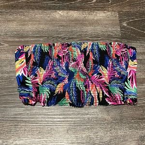 Shade and Shore Swimsuit Top Size M